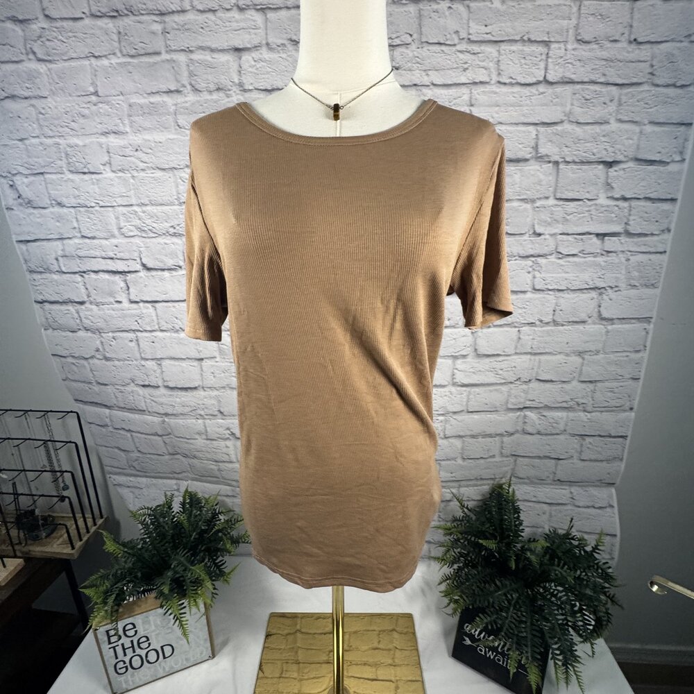 Ficerd Camel Tan Ribbed Short Sleeve Tee M NWT Relaxed Fit